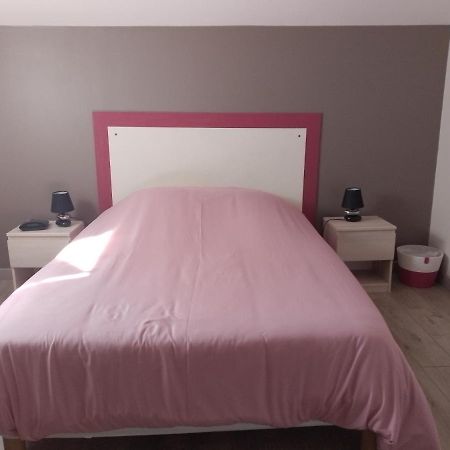 Appartement Le Romarin Mallemort Exterior photo